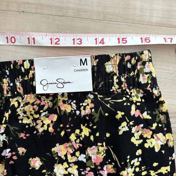 NWT Jessica Simpson Floral Pants with Pockets. Bouquet Splash. Tapered Leg. Flow - Picture 10 of 11